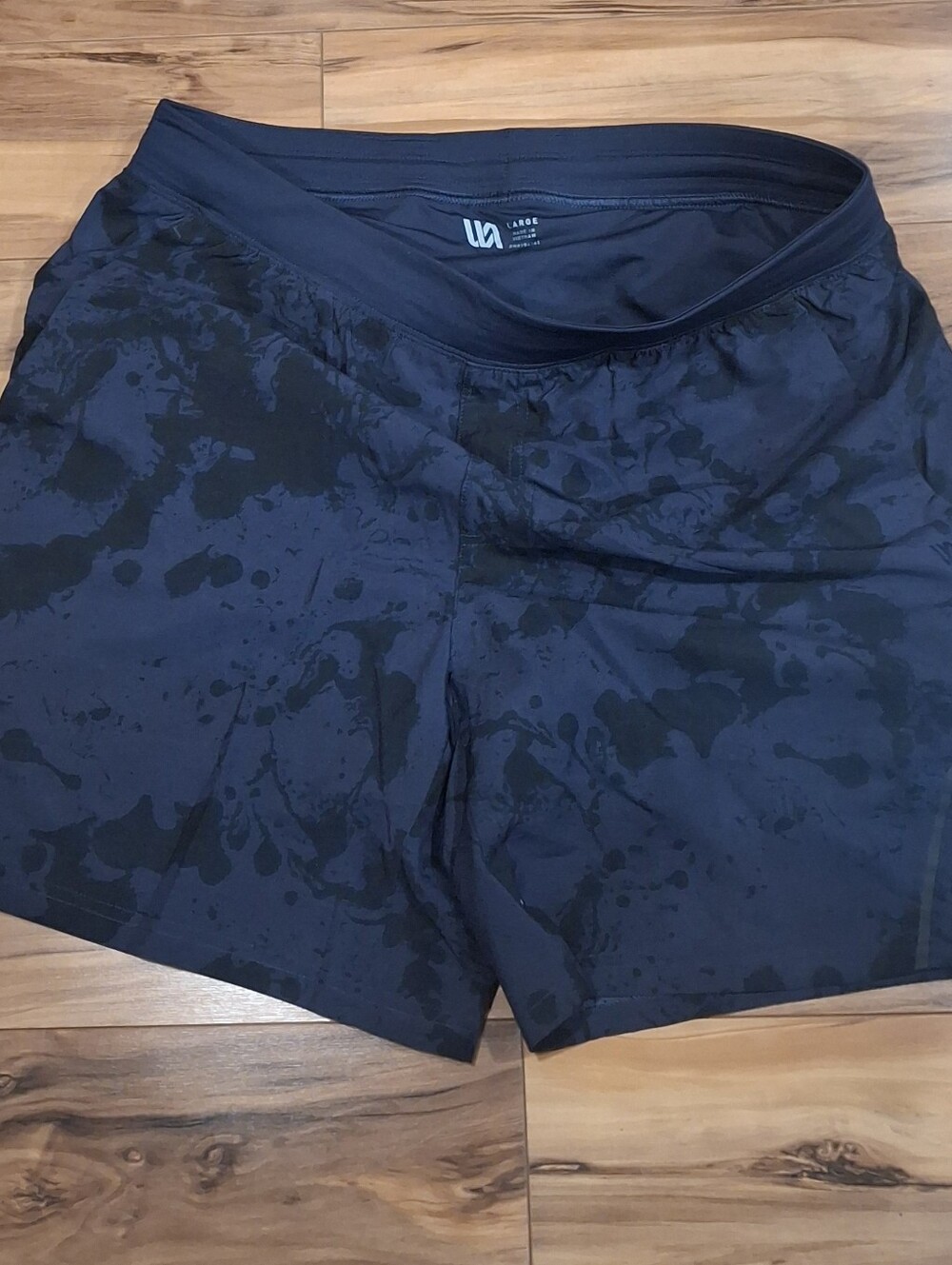 VRST Mens Size Large Black Blue Marbled Athletic Shorts